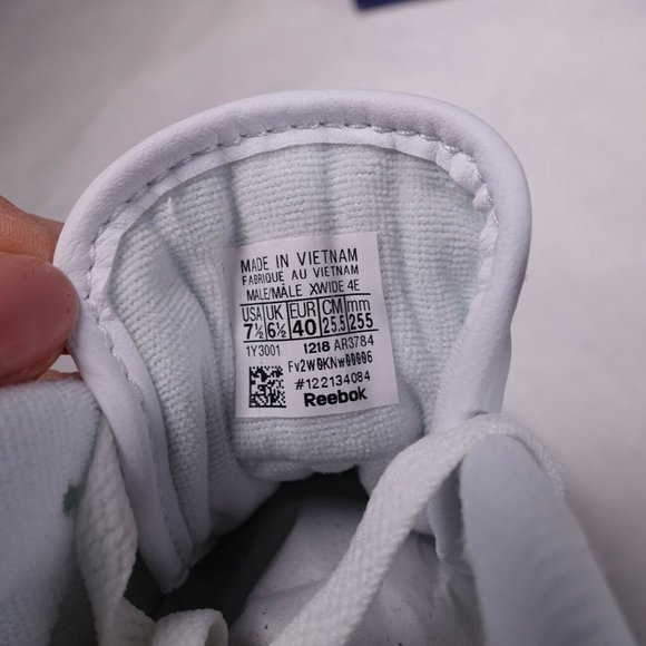 Reebok 1218 Clearance